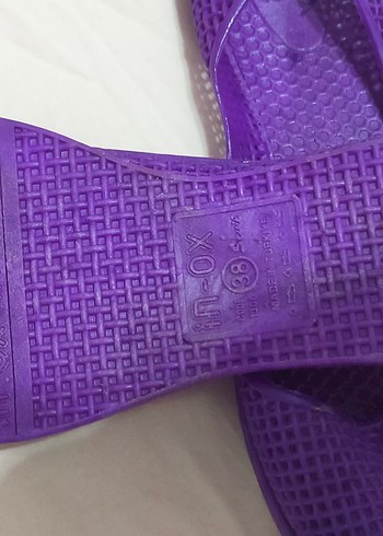 Mor Delikli Kadın Terlik - Görsel 2