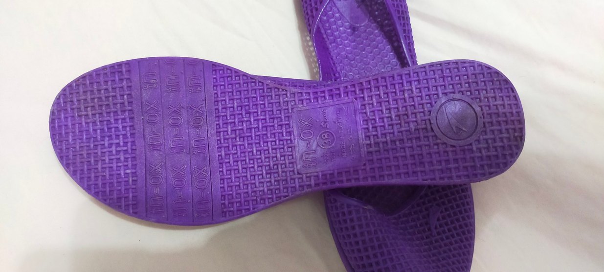 Mor Delikli Kadın Terlik - Görsel 2