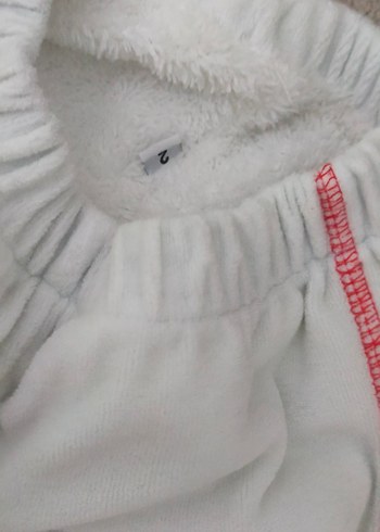 Kapüşonlu, düğmeli, nakışlı bebek takım - Görsel 3