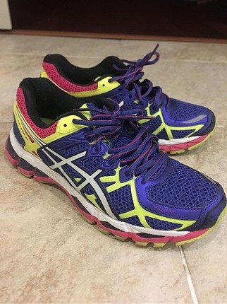 Asics ayakkabı 