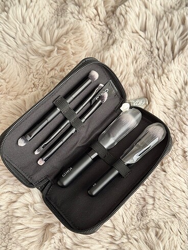 KİKO MAKYAJ FIRÇA SETİ travel brush set