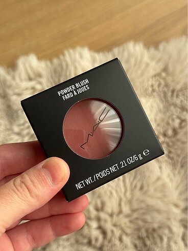 MAC SHEERTONE POWDER BLUSH ALLIK Pinch me