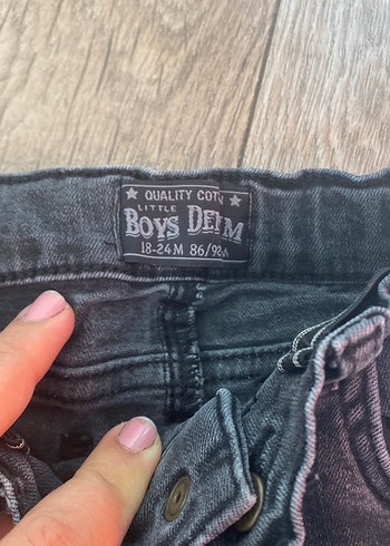 Gri Nakışlı Rahat Kesim Erkek Çocuk Kot Pantolon - Görsel 4