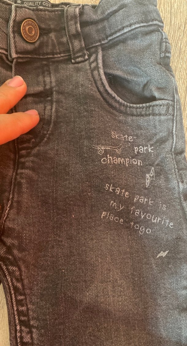 Gri Nakışlı Rahat Kesim Erkek Çocuk Kot Pantolon - Görsel 3