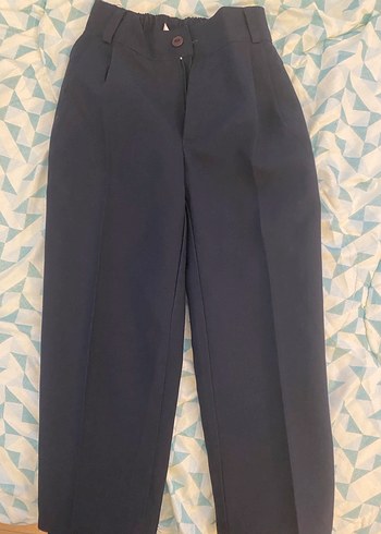 Çocuklar için Siyah Kolsuz Yelekli Beyaz Gömlek - Görsel 6