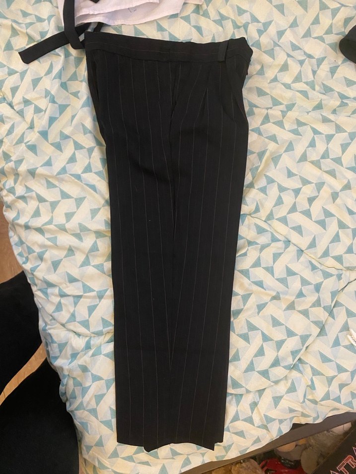 Çocuklar için Siyah Kolsuz Yelekli Beyaz Gömlek - Görsel 4