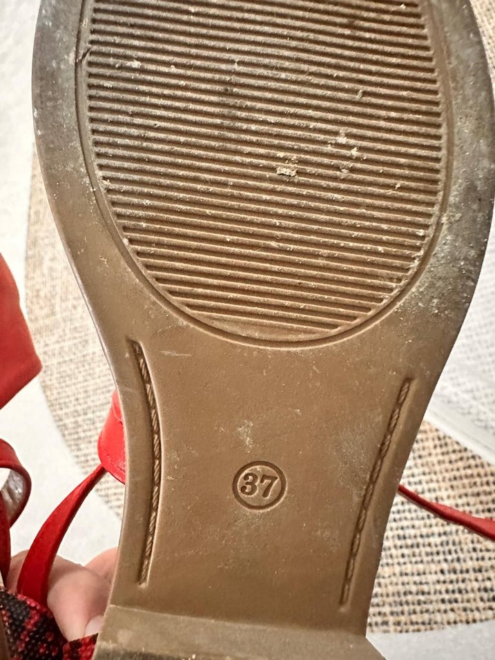 Kırmızı Nakışlı Kadın babet - Görsel 3