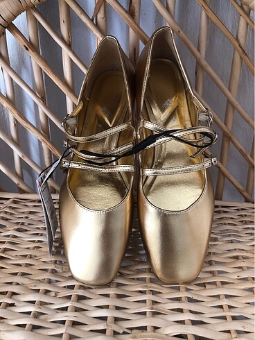 Zara gold babet