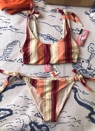 Penti etiketli bikini takımı