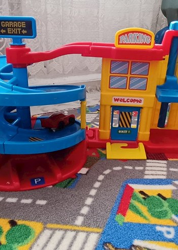 Renkli Oyuncak Araba ve Otopark Seti