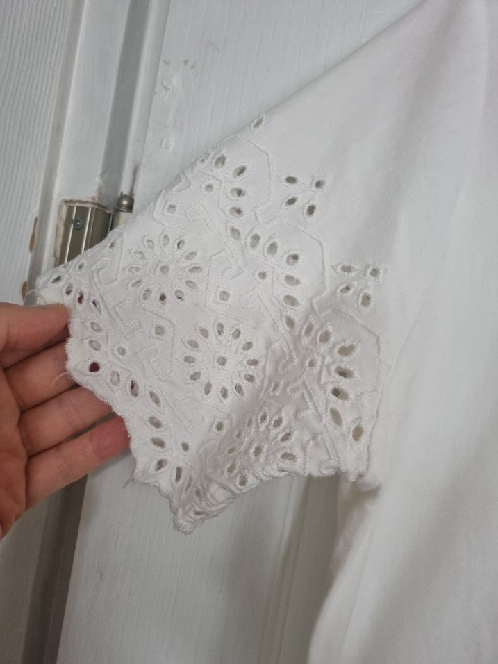 Dantel Detaylı Beyaz Kadın Bluz - Görsel 3