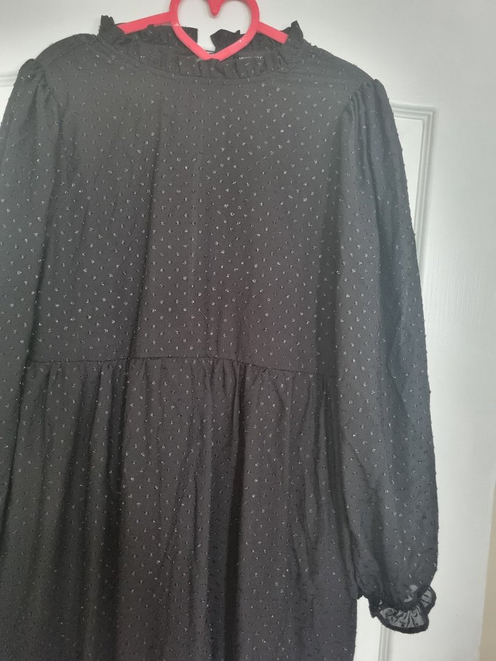 Uzun Kollu Siyah Fırfırlı Midi Elbise - Görsel 3