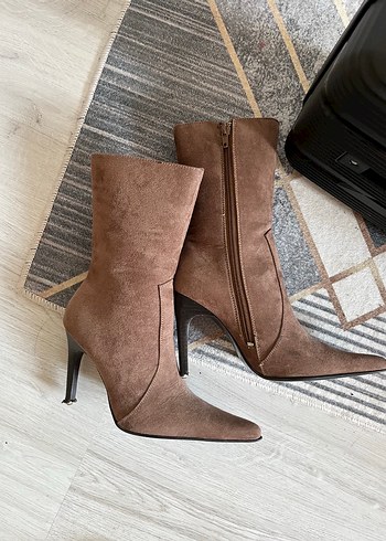 Kahverengi Süet Stiletto Topuklu Kadın Bot