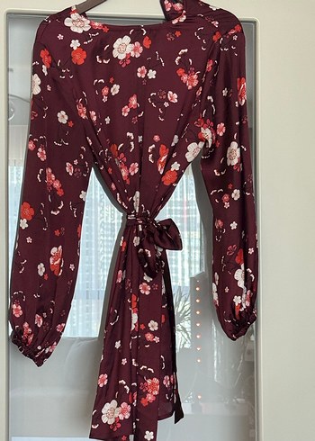 Bordo Çiçek Desenli Uzun Kollu Seyyar Kuşaklı Midi Tunik - Görsel 3