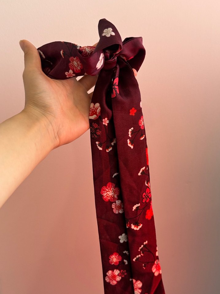 Bordo Çiçek Desenli Uzun Kollu Seyyar Kuşaklı Midi Tunik - Görsel 4