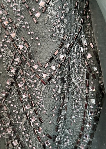 Uzun Drapeli Altın Renkli Kadın Abiye Nişan - Görsel 3