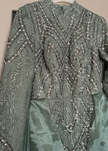 Uzun Drapeli Altın Renkli Kadın Abiye Nişan - Görsel 6