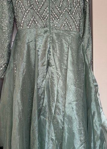 Uzun Drapeli Altın Renkli Kadın Abiye Nişan - Görsel 13