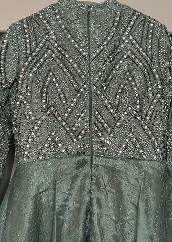 Uzun Drapeli Altın Renkli Kadın Abiye Nişan - Görsel 12