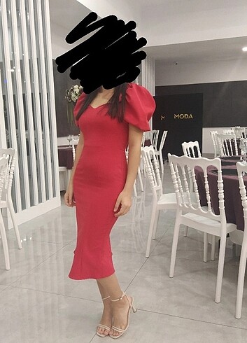 34 Beden kırmızı Renk Kırmızı elbise
