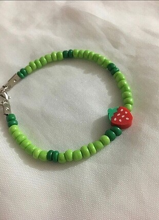 Choker kolye ve çilek bileklik