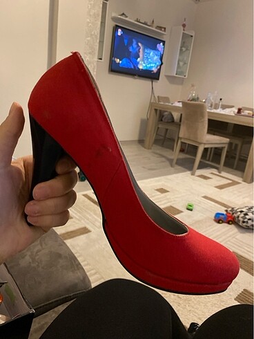 Kırmızı dolgu topuk ayakkabı