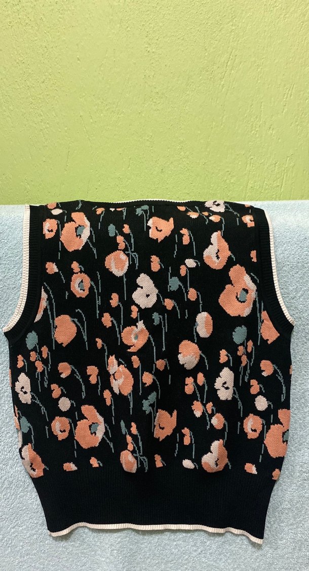 Dilvin Çiçek Desenli Kolsuz Örgü Süveter - Görsel 2