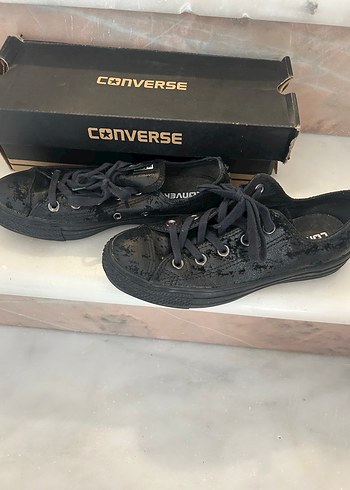Converse 36,5