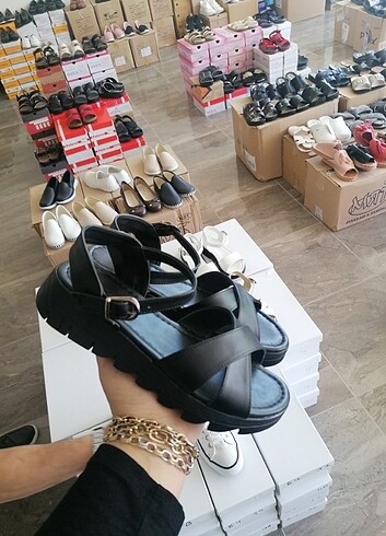 38 Beden siyah Renk Sandalet