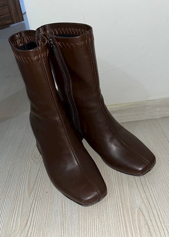 Kahverengi Deri Kadın Topuklu Bot - Görsel 2