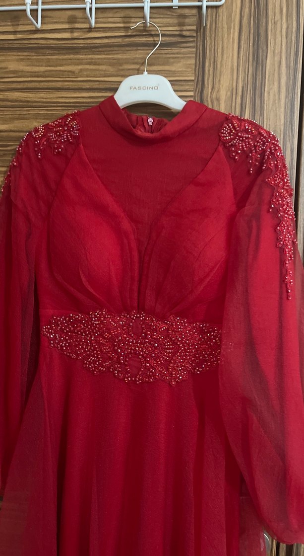 Kırmızı Uzun Kollu İşlemeli Abiye Elbise - Görsel 2