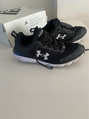 43 Beden Under Armour erkek spor ayakkabı