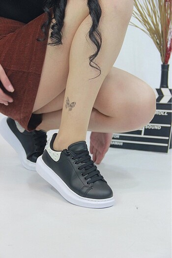 KADIN SİYAH TAŞLI SNEAKER