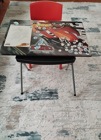 Çocuk çalışma masası ve sandalyesi