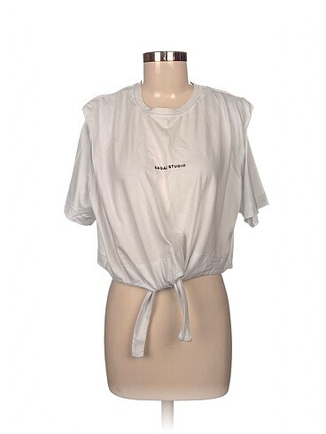 Trendyol & Milla T-shirt %70 İndirimli.