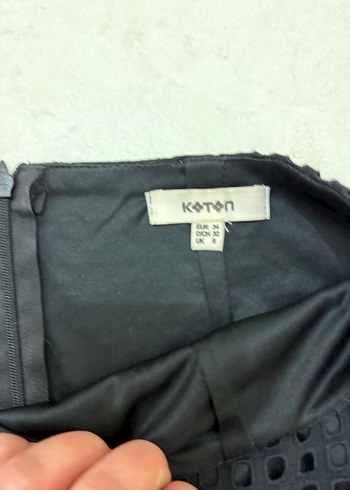 Koton Detaylı Siyah Mini Etek - Görsel 6