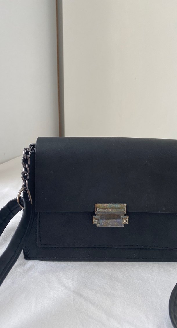 Zincir Detaylı Siyah çanta - Görsel 2