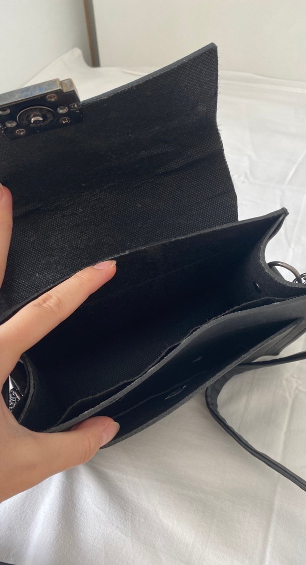 Zincir Detaylı Siyah çanta - Görsel 3