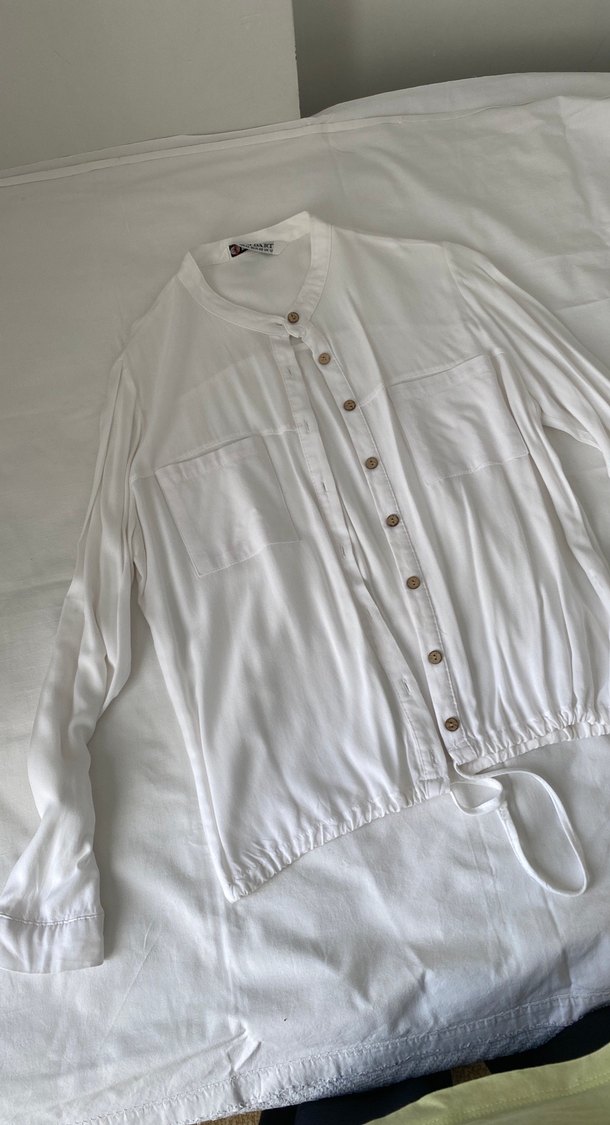 Düğmeli Beyaz Keten Kadın Gömlek - Görsel 2