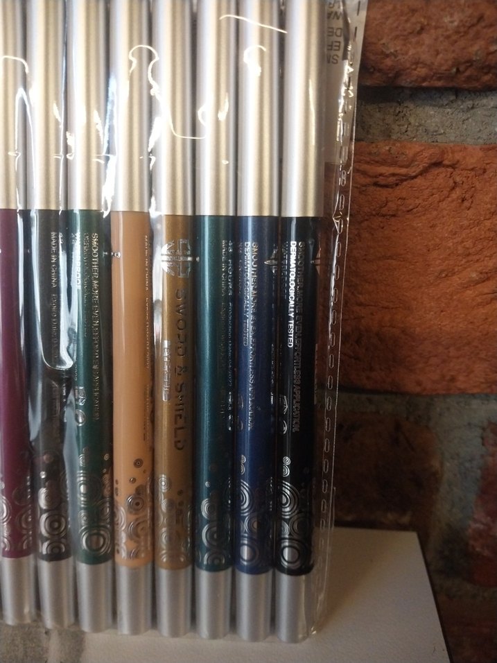 Çok Renkli Göz Kalemi Seti - Görsel 2