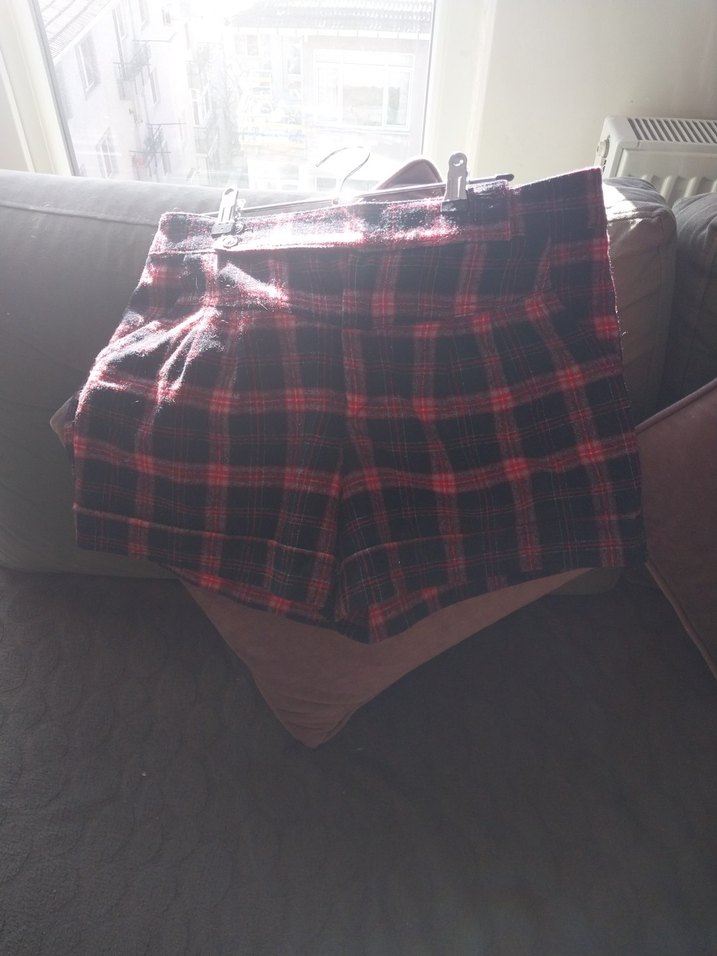 Kadın Kırmızı Ekose Mini Şort - Görsel 3