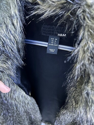 H&M H&M kürk yelek