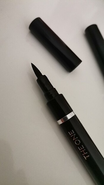  Beden The one waterproof eyeliner 