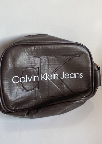 Zincir Detaylı Altın Renk Kadın El Çantası - Görsel 8