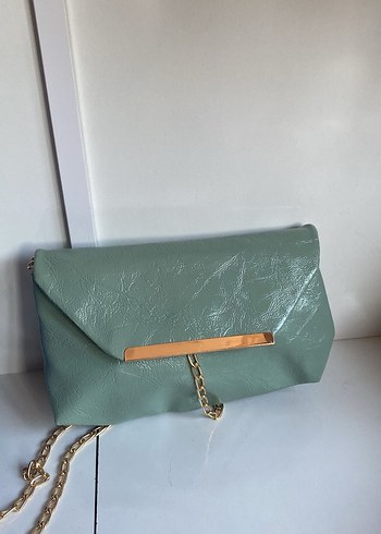 Zincir Detaylı Altın Renk Kadın El Çantası - Görsel 13