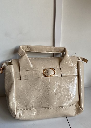 Zincir Detaylı Altın Renk Kadın El Çantası - Görsel 11