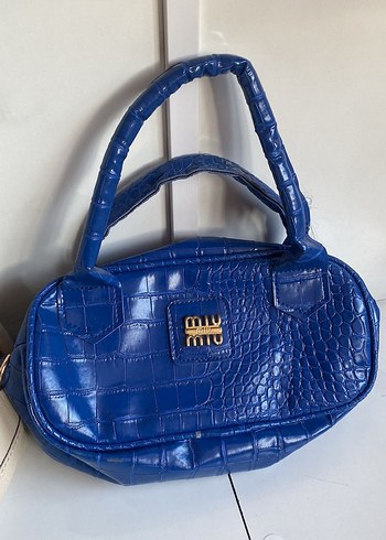 Zincir Detaylı Altın Renk Kadın El Çantası - Görsel 12