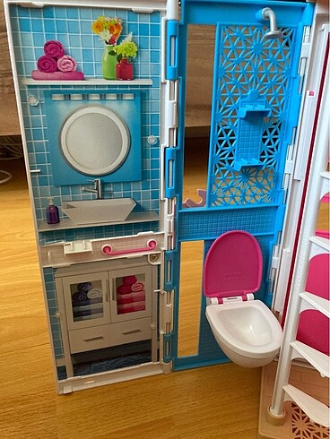  Barbie original tatil evi