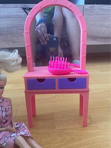  Makyajmasası ve original Barbie