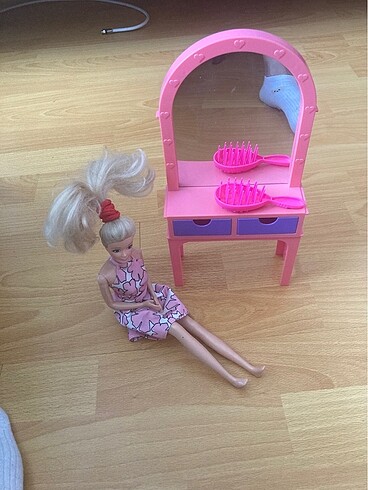  Beden Renk Makyajmasası ve original Barbie